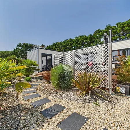 Chalet Climatisé Pour 6- Piscine Commune Chauffée *