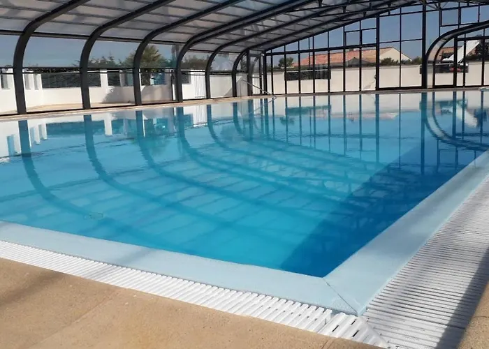 Chalet Climatisé Pour 6- Piscine Commune Chauffée