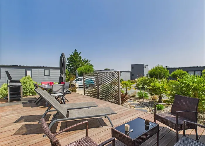 Climatisé Pour 6- Piscine Commune Chauffée Chalet