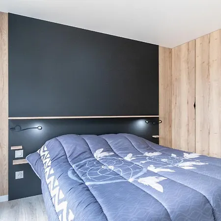 Climatise Pour 6- Piscine Commune Chauffee