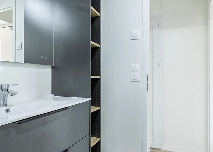 Climatise Pour 6- Piscine Commune Chauffee