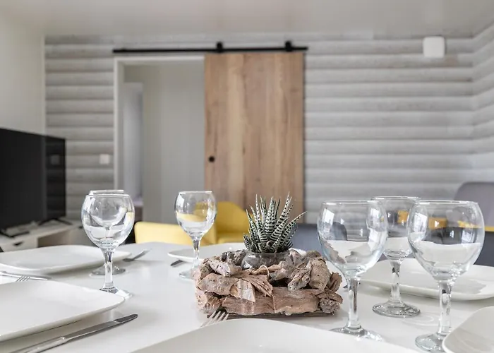 Climatise Pour 6- Piscine Commune Chauffee *